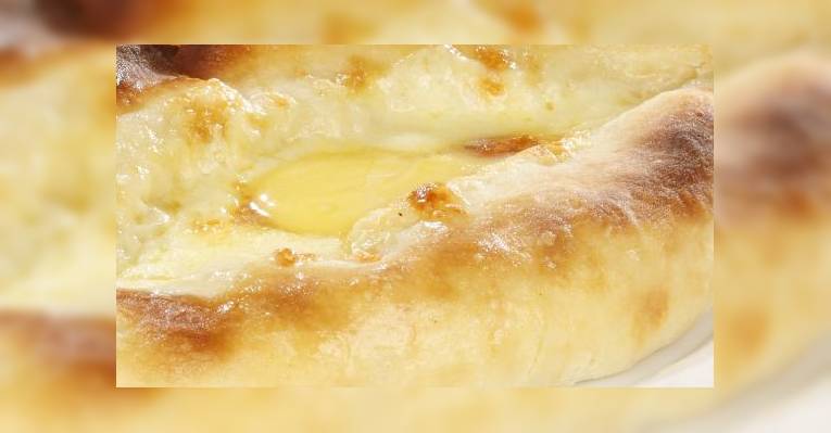 Аджарский хачапури с яйцом - Adjarian khachapuri