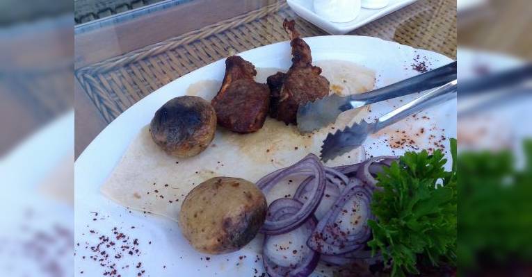 Шашлык и бараньей корейки