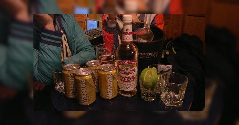 водка McCormick + 4 Watson's (250 rmb)
