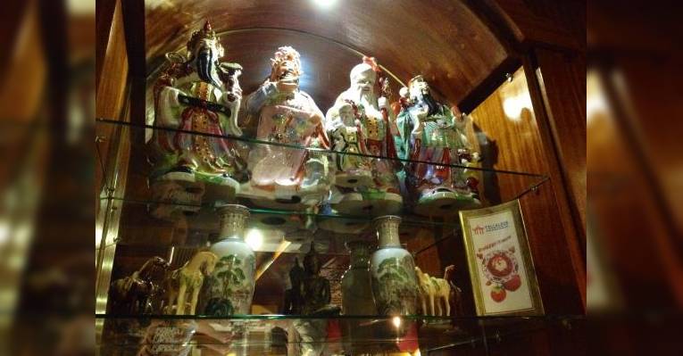 Фарфоровые фигурки в интерьере.