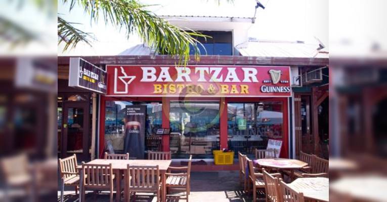 Снимок Bar Tzar Bistro And Bar, Кота-Кинабалу