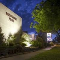 The Brougham Arms Hotel Motel