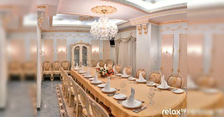 Зал в дворцовом стиле