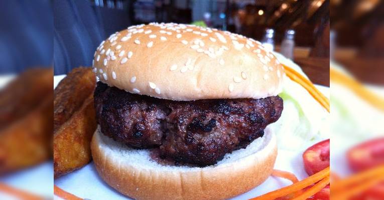 Снимок The Garage Burger And Grill, Бангкок