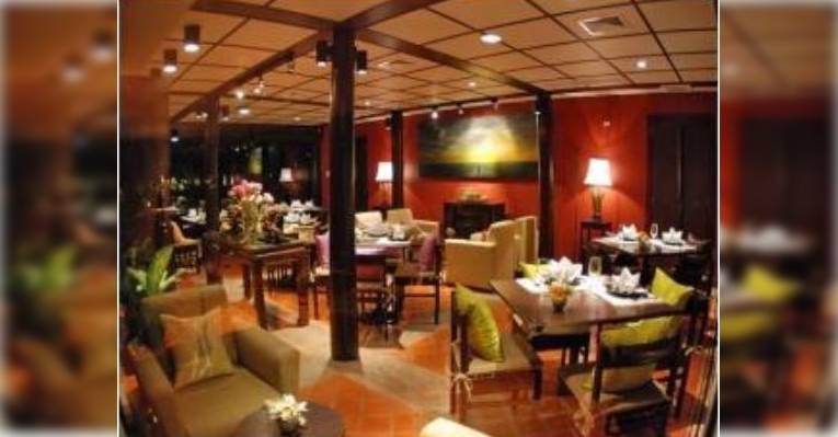 Снимок Ruen Urai Fine Thai Cuisine, Бангкок