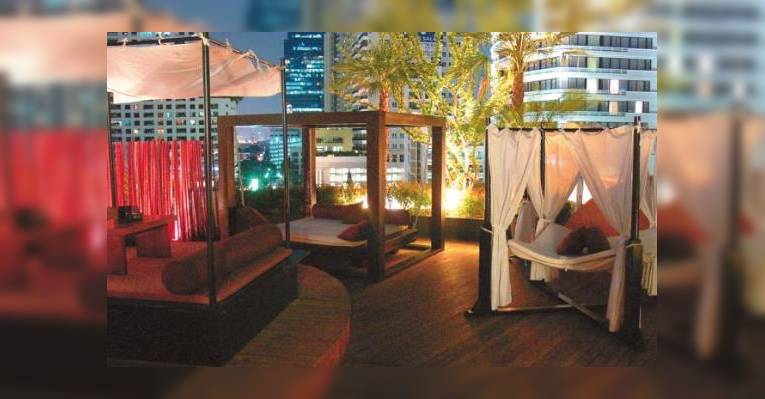 Снимок Nest Rooftop Lounge, Бангкок