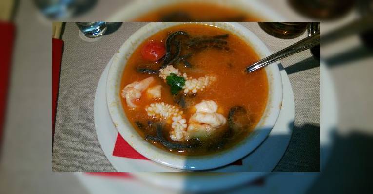 Острый суп из морепродуктов