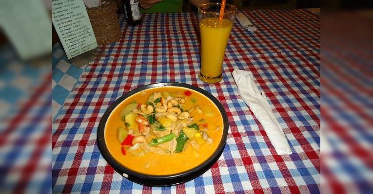 Тайский суп Massaman и mango fresh, ммм))