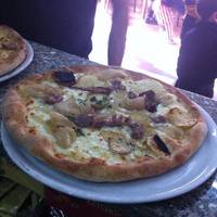 Pizzeria forno a legna