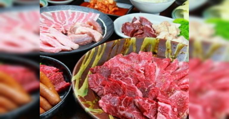 Снимок Charcoal fire grilled meat Honmachi, Осака