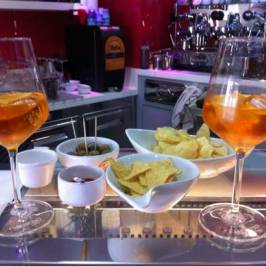 Fifteen Lounge Cafe