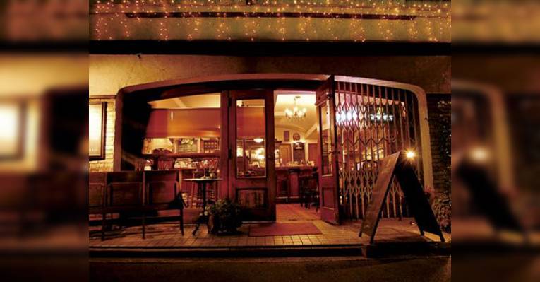 Снимок bistro Sate, Сугинами