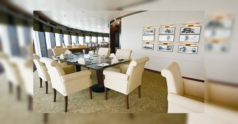 Снимок Tiara Revolving Restaurant, Абу-Даби