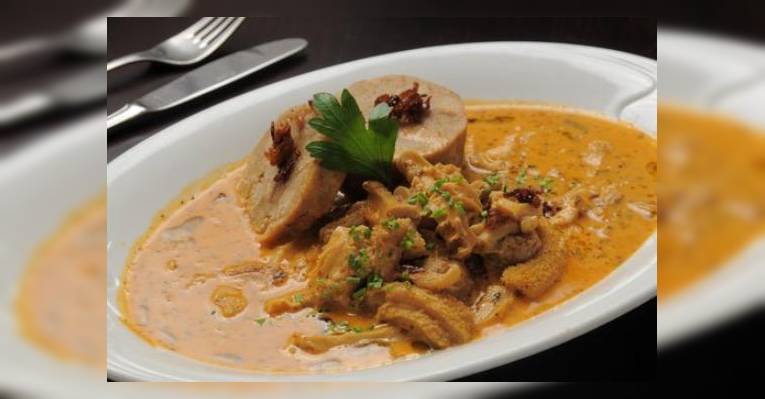 Снимок Prague Restaurant, Серферс-Парадайз