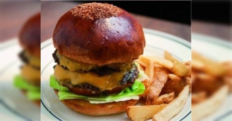 Снимок Critters Burger, Осака
