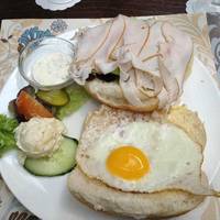 Lunchroom Sandy