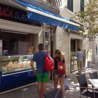 Pecenjarnica Pizzeria Omis