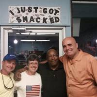 Uncle Larry's Restaurant
