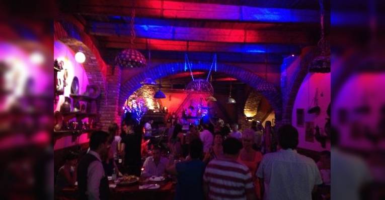 Снимок King House taverna, Тирана