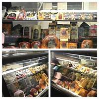 Will's Doggn' it Deli and Dogs