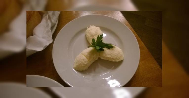 Каймак (подсоленный мягкий сыр)