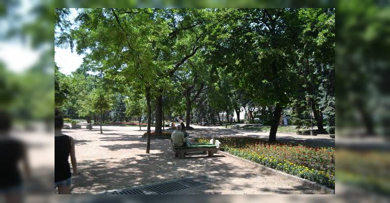 Территория возле ресторана