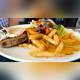 Снимок Kingfishers Cafe Restaurant, Тувумба