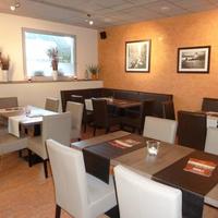 Sunset Restaurant & Sportsbar