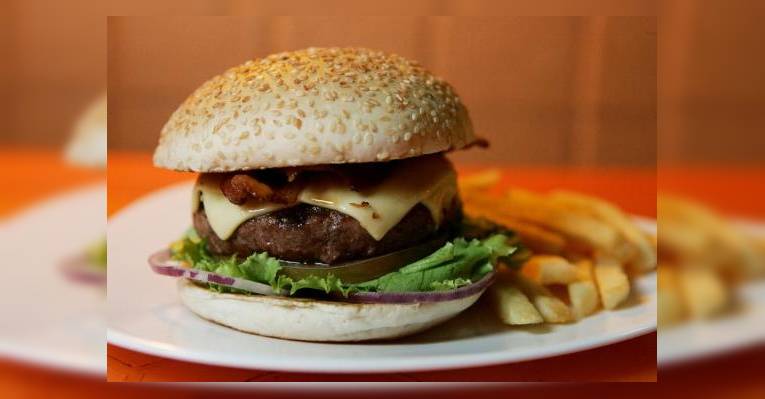 Снимок The Burgers On The Table, Форталеза