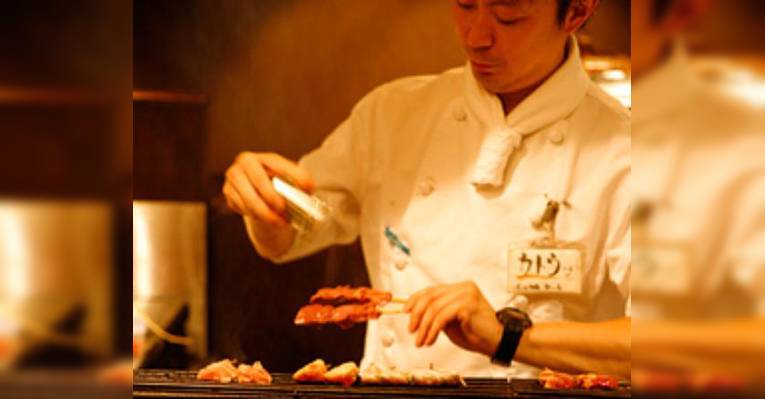 Изображение Charcoal Grilled Skewers Free-Range Chicken Nabe Pot Kufuraku Ginza, Тюо