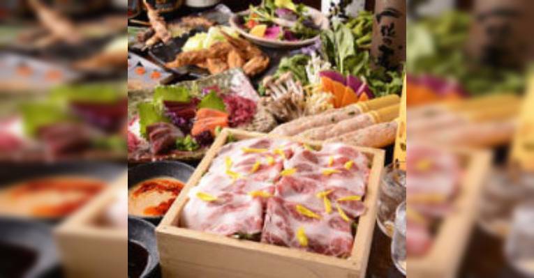 Снимок Organic Dining Yasaiya Kyomachi Sakura Shizuku Ueno Eki-Mae, Таито