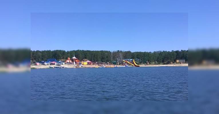 Общий вид на комплекс со стороны озера