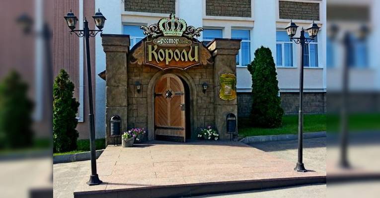 Вход в ресторан