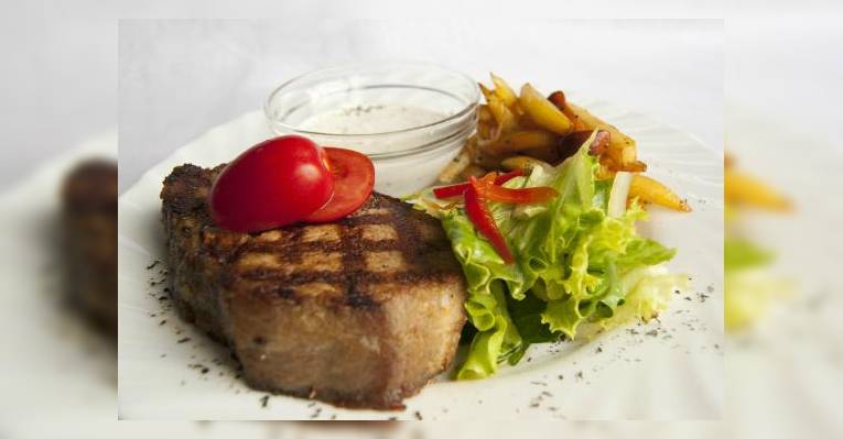Вкусные блюда в ресто-клубе 