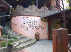 Sasha Restaurant Und Grill