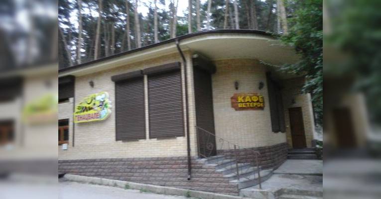 Вход в кафе