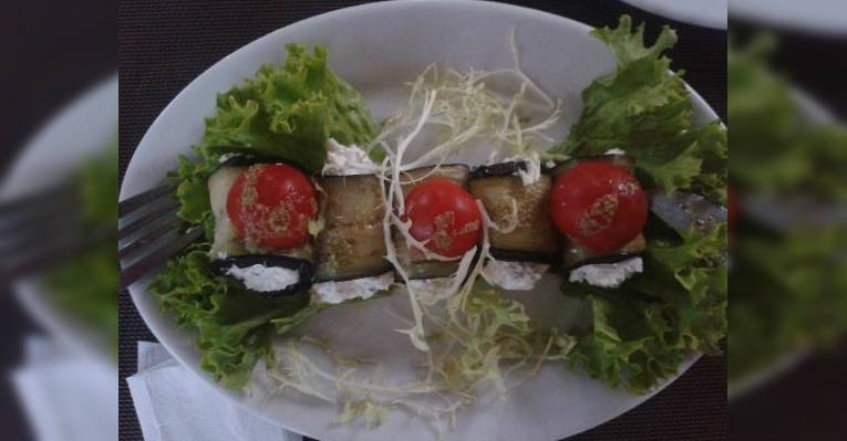 Баклажанные рулетики с начинкой