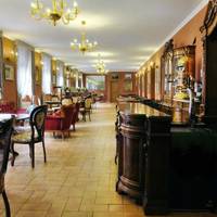 Komoda Club Restaurant