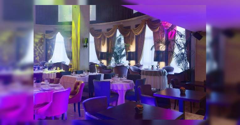 Караоке-room, летняя веранда, каминная комната