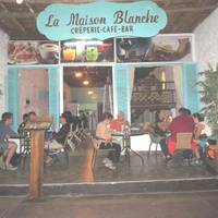 LA MAISON BLANCHE
