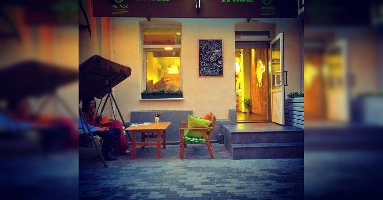 Уютное кафе в центре Москвы Mrwok.ru для тех, кто ценит жизнь, свое время и свое здоровье.