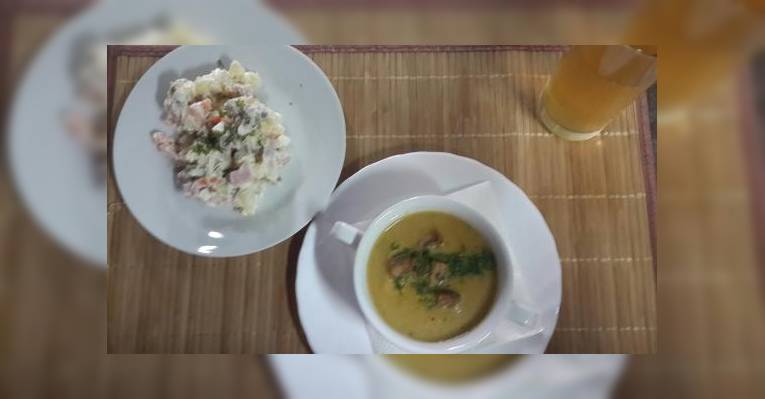 Зашла снова на ланч. Все таки нравитсч мне тут домашняя кухня и компот )