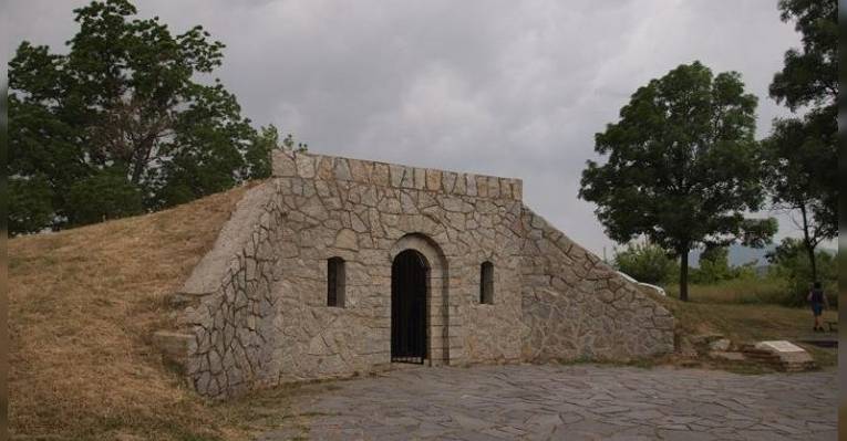Античная гробница. Хисар. Болгария