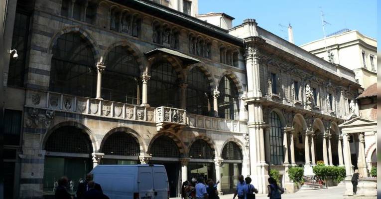 Piazza Mercanti