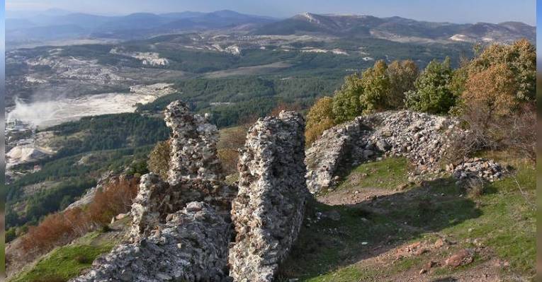 Руины крепости Моняк. Болгария