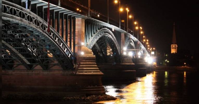 Мост Теодора Хойса. Майнц