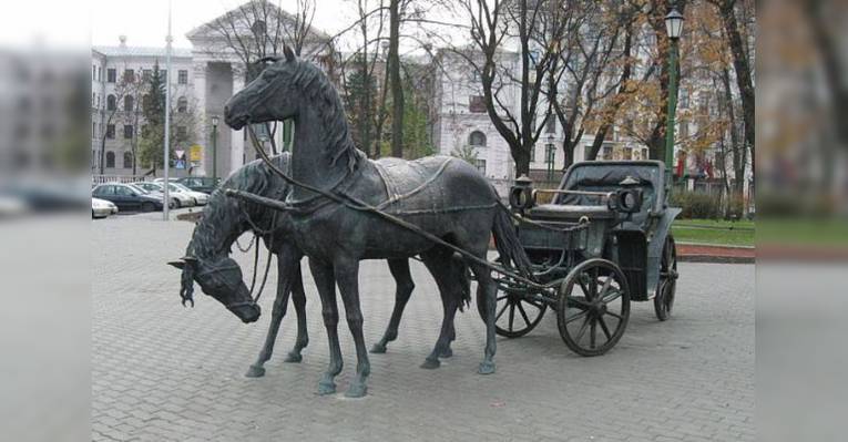 Экипаж. Работа скульптора Владимира Жбанова