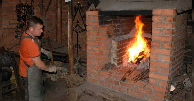 Музей старинных народных ремесел и промыслов Дудутки. Кузня