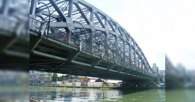 Мост Quezon Bridge