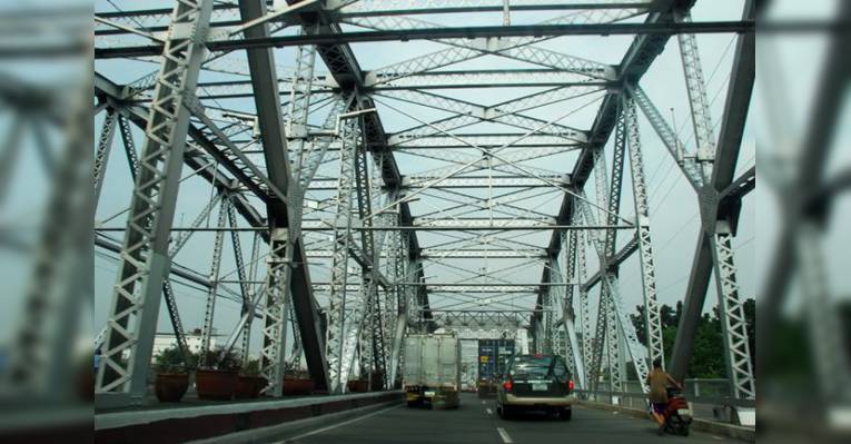 Мост Quezon Bridge